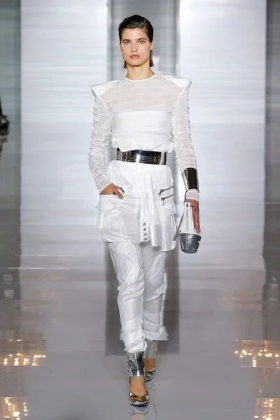 Look 13